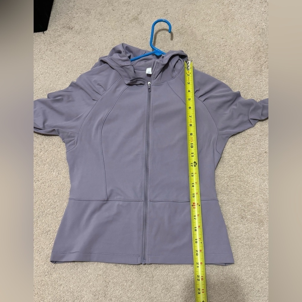 Lululemon move with ease jacket size 8 euc - Picture 4 of 5